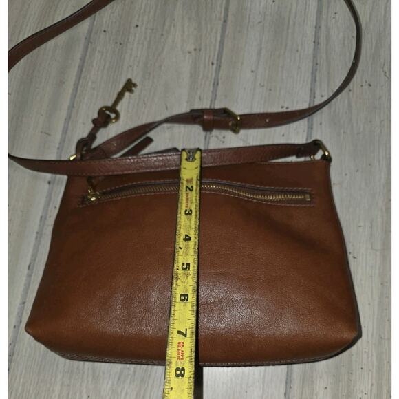 FOSSIL Brown Leather Cross Body Bag Purse W/Key Boho Cottagecore Nice - Picture 7 of 7